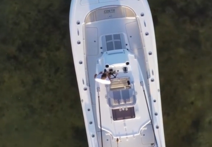 بطارية الليثيوم البحرية: ثورة في تجربة الإبحار